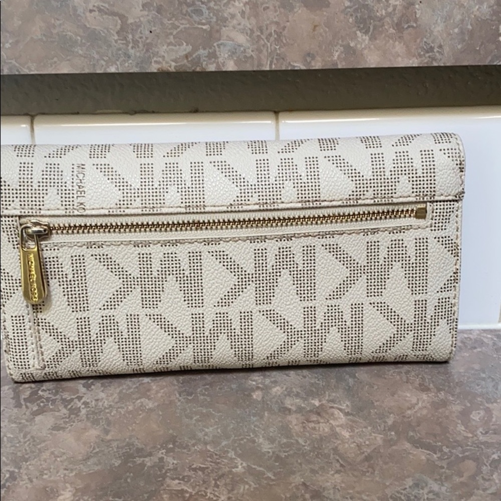 Wallet - Picture 2 of 3